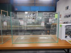 画像1: 【リユース品】【水槽】W60D30H40cmガラス水槽 管理記号　い店頭受け渡し限定 (1)