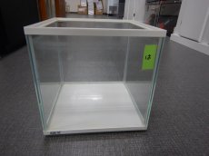 画像1: 【リユース品】【水槽】２５キューブ　ガラス水槽　　管理記号 は店頭受け渡し限定 (1)